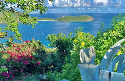 Monte Villa | Endless Ocean Views Over Beautiful Reefs to the Horizon Beyond Luxury & Privacy