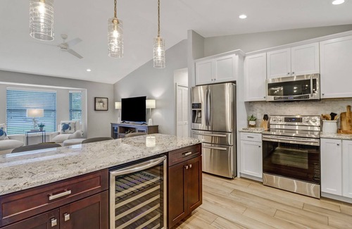 Willoughby Acres House | Endless Summer at Beso del Sol
