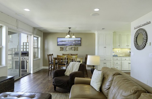 Downtown Condo | Endless Summer Beach Escape With Ocean Views