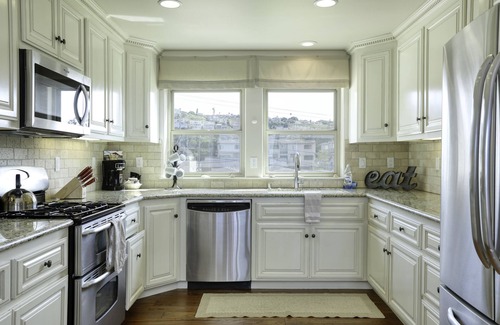 Downtown Condo | Endless Summer Beach Escape With Ocean Views