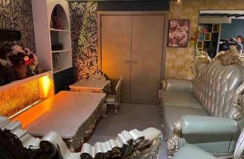 Waltham Abbey House | Enfield's Premier Holiday Oasis