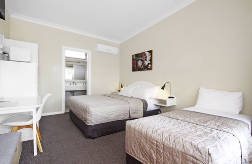 Engadine Hotel | Engadine Motor Inn
