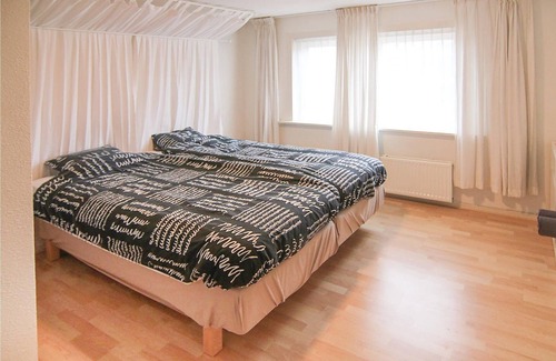 Elim House | Enjoy a comfortable vacation with your family and friends in this extremely well maintained and beau