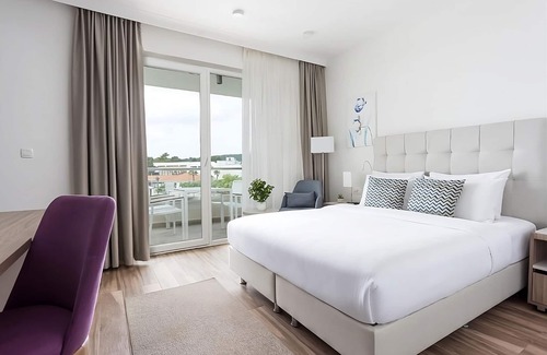 Ulcinj Hotel | Enjoy a Hassle-Free and Suiting Stay! Suite w/Seaview, Onsite Swimming Pools!