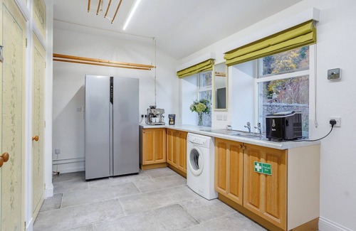 Ballater Cottage | Enjoy a holiday in your very own castle.