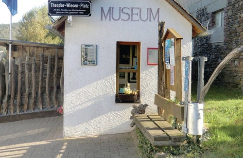 Welchenhausen House | Enjoy a relaxing vacation in this very quietly located vacation home in Welchenhausen in the Eifel.
