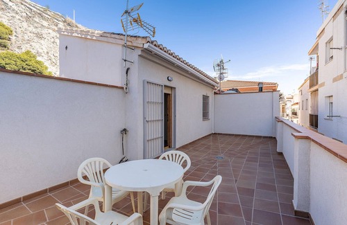 La Mamola House | Enjoy a relaxing vacation by the sea in southern Spain.