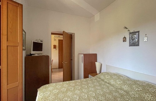 Trivigno House | Enjoy a relaxing vacation in this vacation home in a good location for exciting excursions.