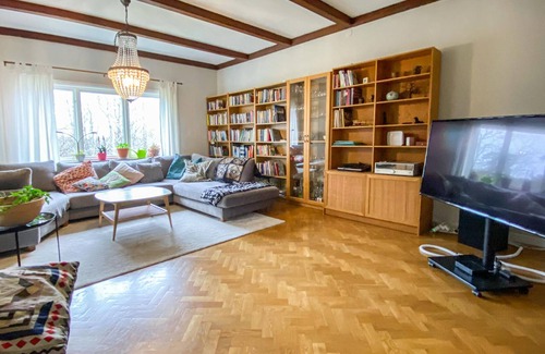 Saro House | Enjoy a wonderful vacation by the sea in this comfortable vacation home!