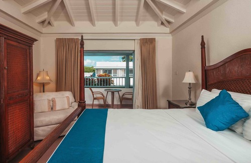Hastings Hotel | Enjoy Beautiful Ocean View! 4 Spacious Units w/Balcony! Close to Dover Beach!