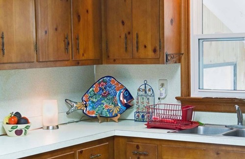 Ampthill House | Enjoy Breezes on the James River, 2bdrm-1bath/15 minutes to downtown Richmond