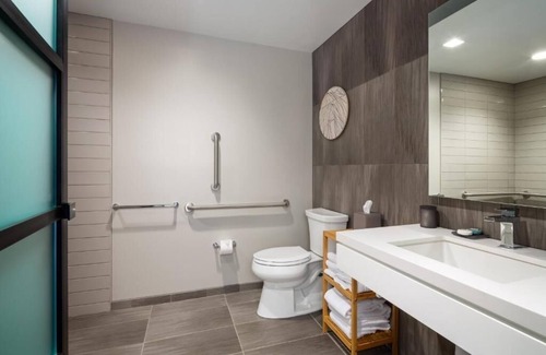 Logan Square House | Enjoy Budget-Friendly Modern Room with Kitchen | City Views | Pets Stay Free