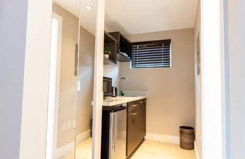 North Beach House | Enjoy Coastal Comfort w/Easy Beach Access
