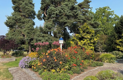 Bow House | Enjoy Fall Festivities and Nature with Samish Bay Views & Private Gardens.