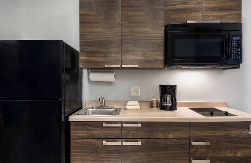 Huntersville House | Enjoy Full Kitchen & Cozy Space in Huntersville! | Free Parking, BBQ Facilities!