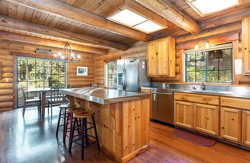 Truckee Cabin | Enjoy grilling under the pines and make family memories to last a lifetime!