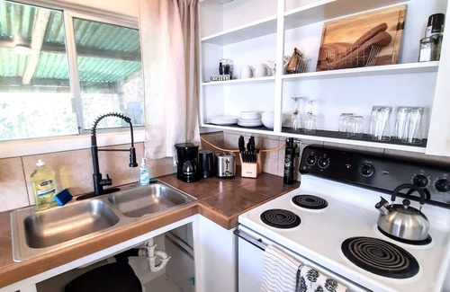 Oakridge House | Enjoy Mountain Peak Views from Hot Tub in Uptown Oakridge 2 Bdr