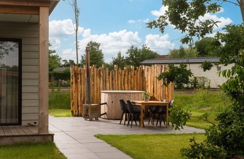 Municipality of Rijssen-Holten House | Enjoy nature from your hot tub!