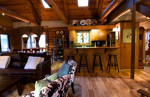 McCloud House | Enjoy Our Beautiful Log Home