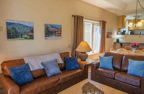 Ludlow Condo | Enjoy our ski in ski out condo. Located mid-mountain at Solitude Peak!