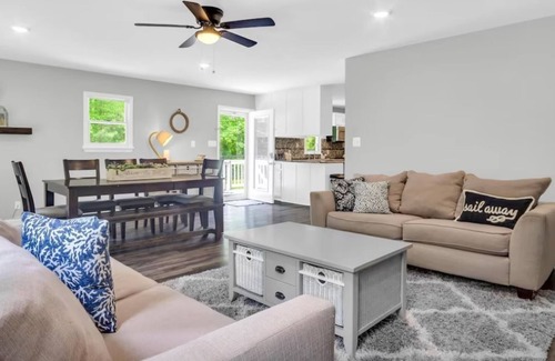 Macon House | Enjoy peaceful lake life at the Cozy Lake Gaston Estates Cottage!