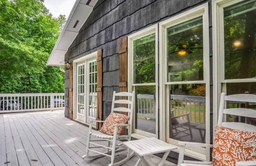 Macon House | Enjoy peaceful lake life at the Cozy Lake Gaston Estates Cottage!