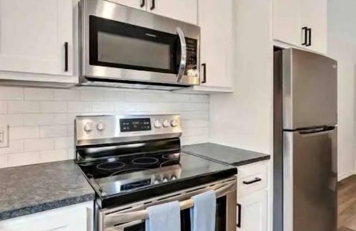Moody Apartment | Enjoy the country views Unit B