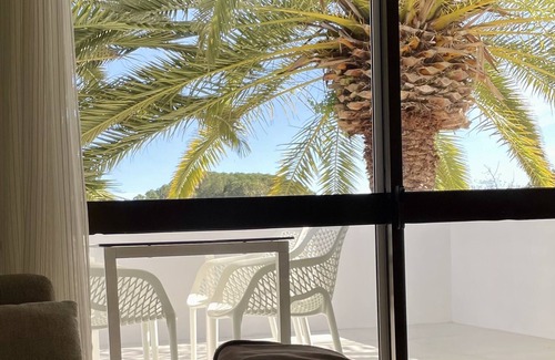 Aldeia das Acoteias Apartment | Enjoy the large pool and the green surroundings. Close to the beach and quiet.