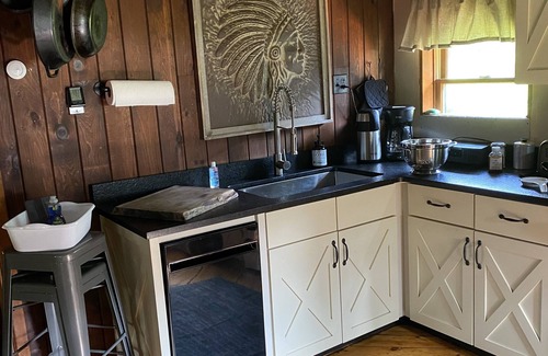 Antes Fort Cottage | Enjoy the mountains, fishing, a camp fire and much more!