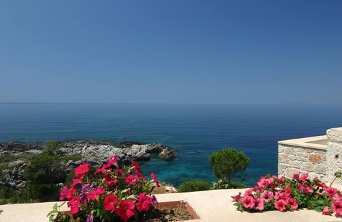 Stoupa House | Enjoy the seaside living in a centraly located, pretty sea view house