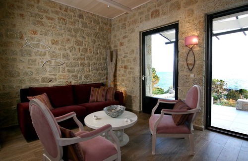 Stoupa House | Enjoy the seaside living in a centraly located, pretty sea view house