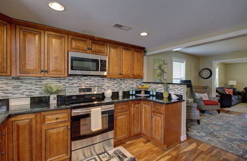 Ware Other | Enjoy The Simple Life In This Luxury Farmhouse Near Williamsburg