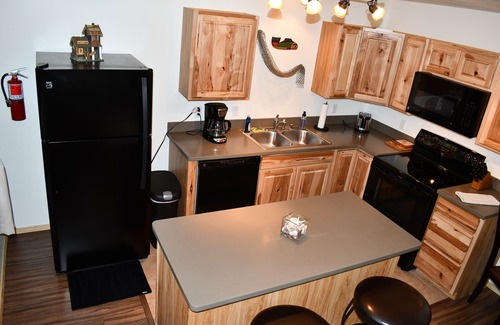 Bear Creek Cabin | Enjoy this Newly Constructed Luxury Suite surrounded by Alaska's Natural Beauty