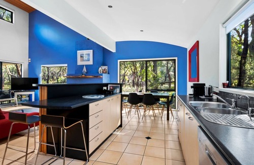 Moggs Creek House | Enjoy Tranquillity in this 4 Bedroom Retreat with the most amazing bush views, nestled in serenity.