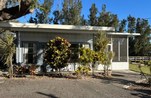 Crooked Lake Cabin | Enjoyable cabin in Babson Park on Crooked Lake
