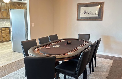 Sterling House | Enormous Home On Golf Course. Newly renovated - Sleeps 21!