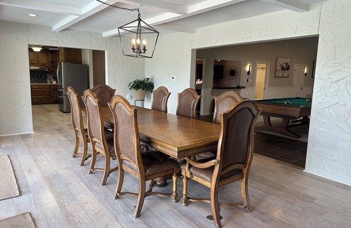 Sterling House | Enormous Home On Golf Course. Newly renovated - Sleeps 21!
