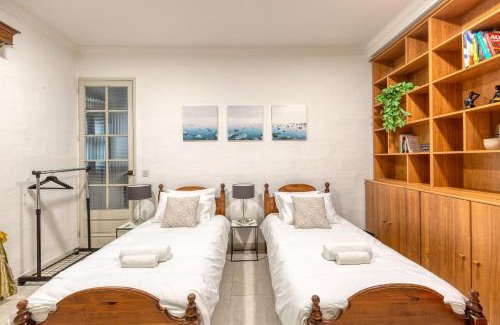 Floriana House | Enormous luxury 3-storey townhouse, rooftop EGAS1-1