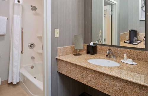 Indianapolis Hotel | Ensuring a Very Comfortable & Memorable Stay! Near Bumblebee Ruins