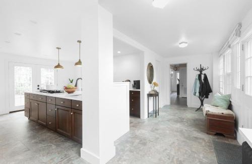 Thomaston Villa | Entertainer's Luxury Retreat