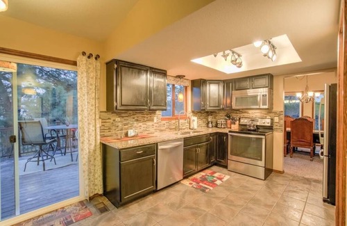 Northeast Colorado Springs House | Entertainer