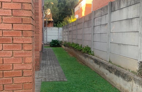 Greater Johannesburg Metropolitan Area Apartment | Entire 2 bedroom Duplex with wrap around garden in a secure complex