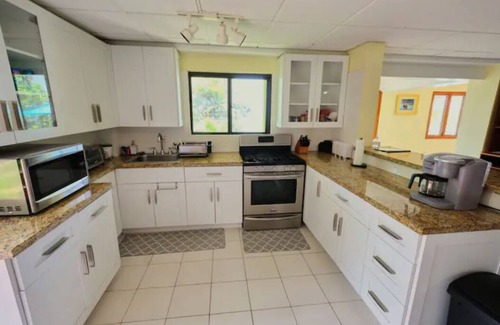 Estate Kings Quarter House | Entire 2-story house with pool and hot tub- 5 minutes from beach