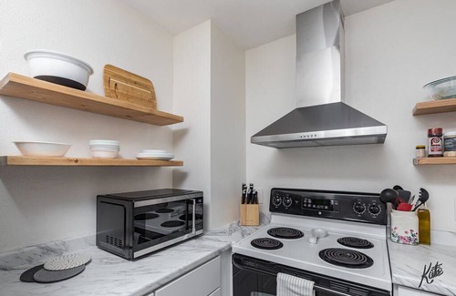 Fairbanks House | Entire 2BR 1Bath Apt “The Downtown Deneege”