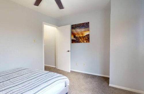 Greater Fondren Southwest House | Entire 3/2.5 Lux Retreat Home in the heart of Houston few Miles from Major Houston attractions & Pets Friendly