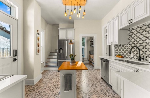Whittier House | Entire 3BR House w/ hot tub, free parking, RINO/DT