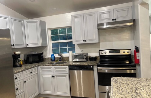 White Oak House | Entire 5 bedroom house near DC and Metro