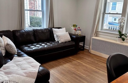 Mamaroneck Apartment | Entire Apartment in Mamaroneck walk to train & Restaurants free parking