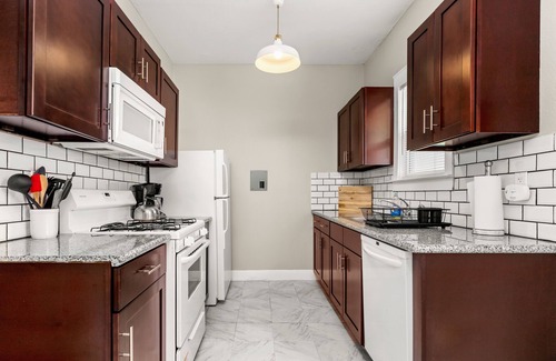 Midtown Apartment | Entire Apartment Near Downtown, Pearl, Riverwalk