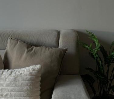 Khlong Kluea Apartment | Entire apartment near train station with pool & views